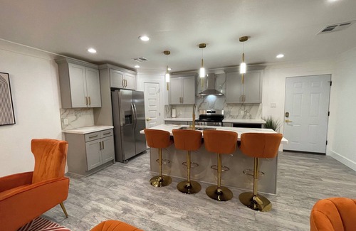 Kenner - Louis Armstrong International Airport House | Modern Spacious 4-bedroom house in charming Kenner with WiFi and AC