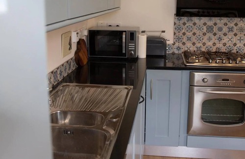 Athenry Apartment | Modern Spacious Bright Selfcontained Garden Rooms