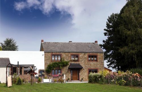 Mettet House | Modern Spacious Holiday Home