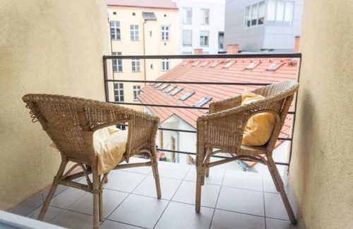 Zizkov Apartment | Modern studio with balcony + TV