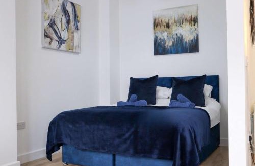 Rushden Apartment | Modern Studio With Free Parking