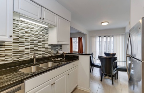 North Newport News Condo | Modern Style Condo