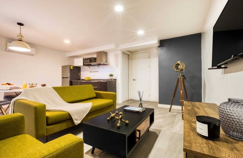 Centro Apartment | Modern & Stylish Apt: Gym+Rooftop with a Fire Pit+Lounge