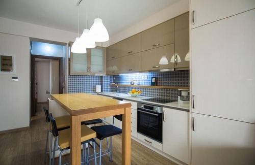 Itea Apartment | Modern, Stylish Maisonette