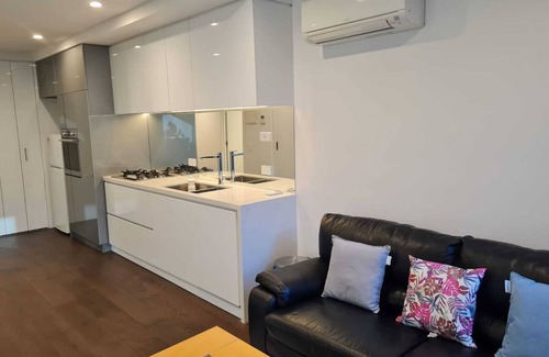 North Melbourne House | Modern Two Bedroom Apartment in North Melbourne