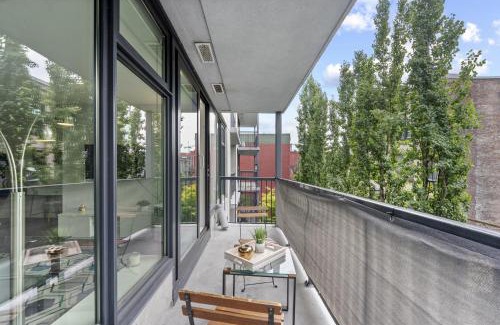 Gastown Apartment | Modern Two Bedroom Haven with Urban Charm
