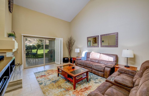 La Quinta Condo | Modern & Upgraded 2 Bdrm La Quinta Retreat Permit #105014