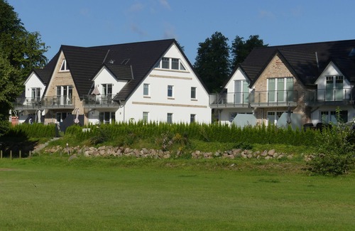 Gallentin House | Modern vacation home directly on Lake Schwerin (am-see.haus)