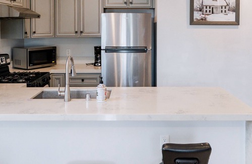 Alhambra Condo | Modern villa: 2B3B in downtown of Alhambra, walk to Target and Costco