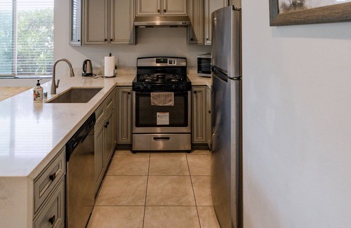 Alhambra Condo | Modern villa: 2B3B in downtown of Alhambra, walk to Target and Costco