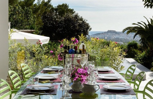 Can Furnet Villa | Modern Villa, Sea view & Eivissa old town view 15 min away from the airport