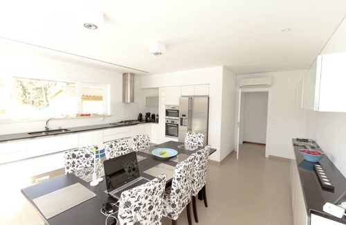 Nadadouro Villa | Modern Villa with Swiming pool, pool table and Cinema.