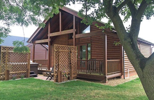 Upwood Ski Chalet | Modern yet rustic designed lodge, ideal for families or couples.