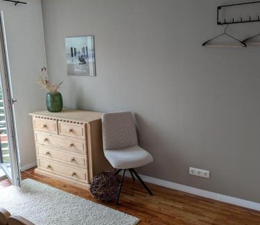 Reichenberg Apartment | Moderne 70qm OG Wohnung nahe Würzburg, DAA, A3, A7, A81 in Fuchsstadt