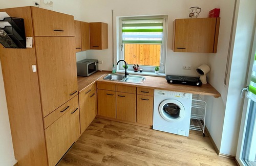 Regenstauf Apartment | Moderne Ferienwohnung Ruhige Lage mit Sonnenterrasse in Flussnähe im Regental
