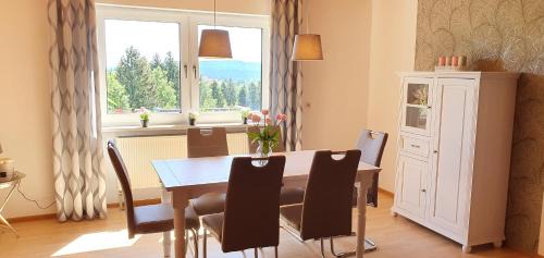 Wilhelmsthal Apartment | Moderne Ferienwohnung mit eigenem Garten und traumhaften Blick