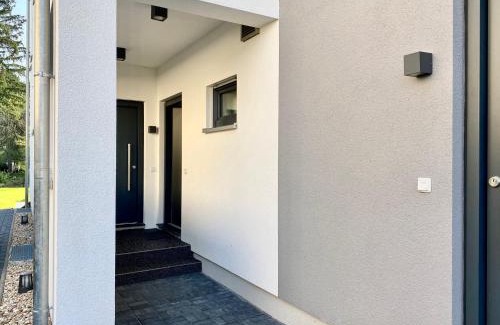 Lichterfelde Apartment | modernes Apartment, Terrasse und Garten am Lilienthalpark im Südwesten Berlins
