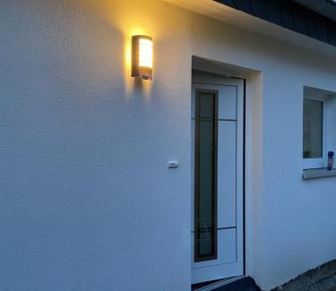 Husen Apartment | Modernes Ferienhaus E25, 2-6 Pers keine Monteure