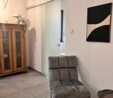 Lage Apartment | Modernes Tiny Apartment in Lage