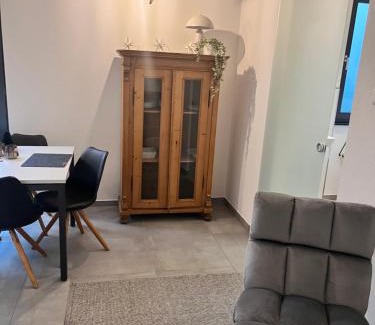 Lage Apartment | Modernes Tiny Apartment in Lage
