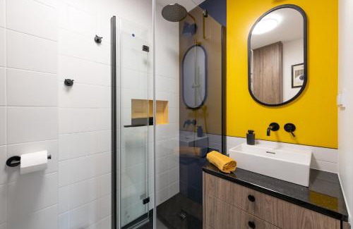 Kamienna Gora Apartment | Modernizmo by 3City Rentals