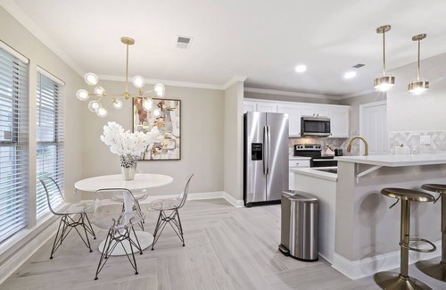 Gonzales House | Modernly Styled Home - 30 minutes away from New Orleans Airport & Baton Rouge