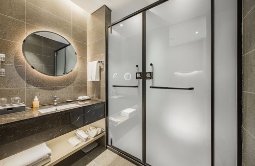 Deqing County Hotel | Mogan Valley Resort
