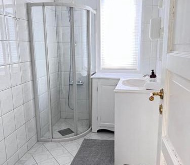 Osoyro Apartment | Moldegaard Farmhouse - Apartment C