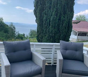 Osoyro Apartment | Moldegaard Farmhouse - Apartment A