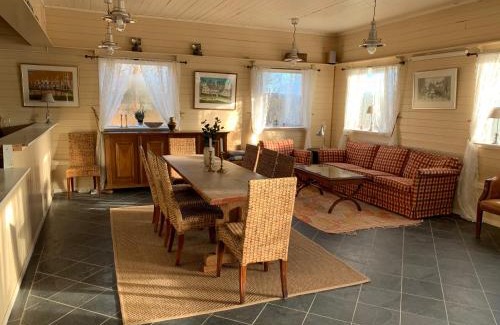 Osoyro House | Moldegaard Riding Lodge
