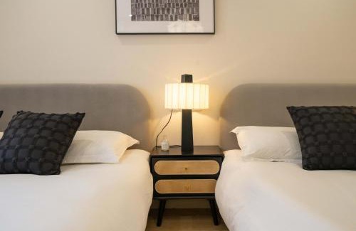 Huangpu Apartment | Moli B&B - Bund River View walk to Yu Garden and the Bund 3bedrooms 2bathrooms 1bathtube with elevator apart ment