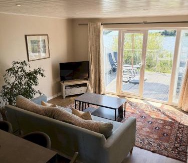 South Cerney House | Molly's Lodge - Cotswolds Lakeside Lodge