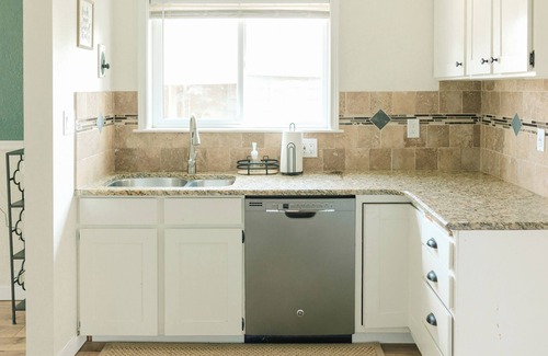 Tri-Cities House | Molly's Place - Home in Kennewick with yard