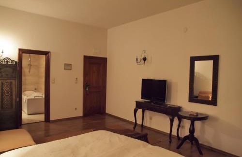 Old Town Hotel | Momini Dvori Boutique Guest House