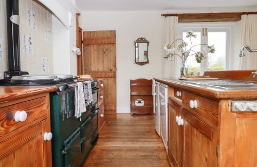 Sticklepath Cottage | MONKS COTTAGE, pet friendly, character holiday cottage in Chagford