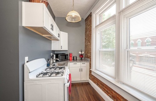 Newport Condo | Monmouth Loft 1