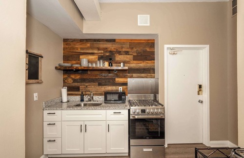 Newport Condo | Monmouth Loft 3 | Heart of Newport