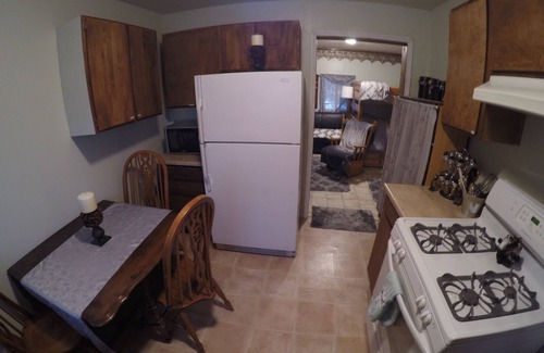 Florence Apartment | Montana Mountain Moods Bed and Bath! nLower RATESn