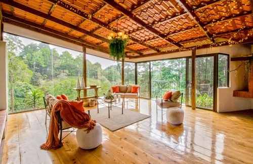 Roble House | Montana Zurqui