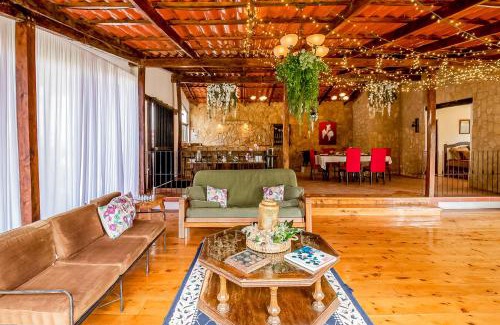 Roble House | Montana Zurqui