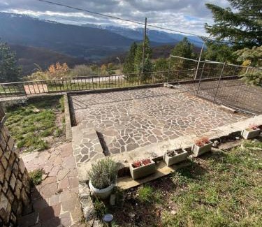 Campo di Giove Apartment | Monte Amaro Apartment con camino, terrazzo e giardino