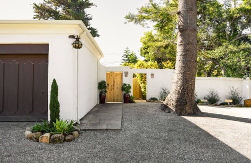 Montecito House | Montecito Studio w/Patio & Outdoor Charm