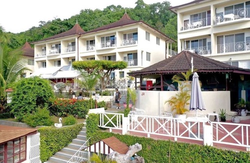 Mango Walk House | Montego Bay Best Kept Secret 4 B/R Apartment - Block B & C
