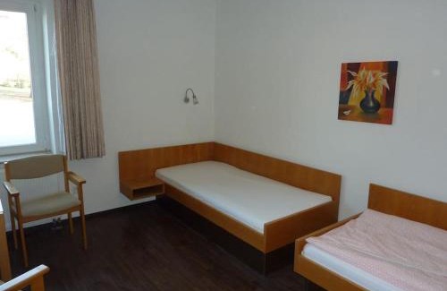 Kirchweyhe Apartment | Monteurwohnung 2 Zimmer 5 Betten, Küche, Bad, Waschmaschine