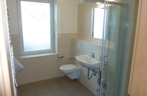 Kirchweyhe Apartment | Monteurwohnung 2 Zimmer 5 Betten, Küche, Bad, Waschmaschine
