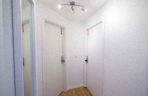 Bad Oldesloe Apartment | Monteurwohnung für 6 Pers. mit WLAN, Küche & TV – Bad Oldesloe, Nähe Hamburg & Nähe Lübeck