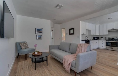 North Central Apartment | Monthly Rental Near the Rose Bowl. Remodeled 2020!
