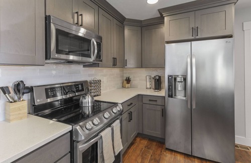 Canyon Rim House | Monthly Special! Location! New Everything 5 Bed Home w/Hot Tub