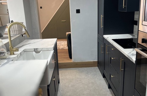 Woodside House | Monthly + Weekly Stay - Central London Train - Relocators - Contractors