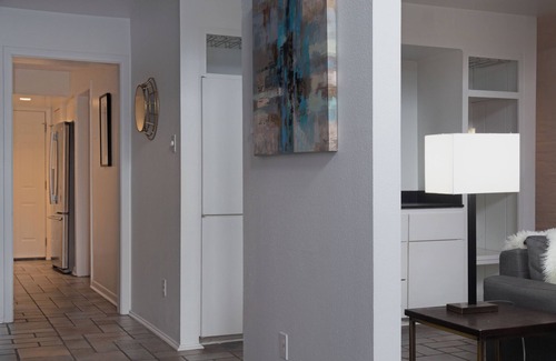 Neartown House | Montrose Aquatic Dream! Downtown Unit w/Pool 3BR